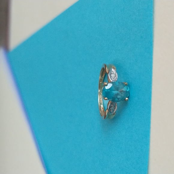 Beautiful scalloped 10k rich blue topaz with diamonds - Picture 14 of 15
